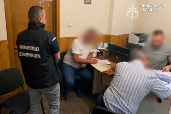 Посадовці Франківської міськради, які заробляли на дозвільній документації, отримали нові підозри