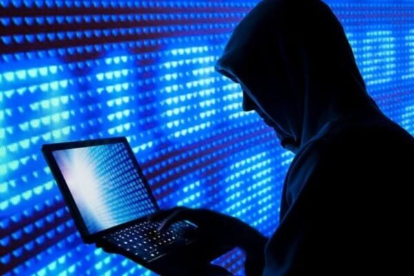 СБУ та ФБР попередили про хакерські атаки на месенджери посадовців, військових та активістів