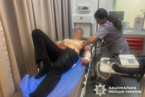 У Запоріжжі чоловік напав із зброєю на поліцейських під час обшуку: Його застрелили
