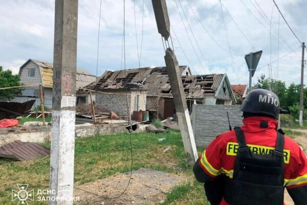 Росіяни завдали авіаудару по селу на Запоріжжі: Загинули дві людини