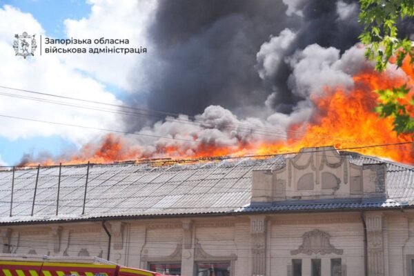 Росіяни вдарили по Запоріжжю балістикою: Кількість постраждалих зростає