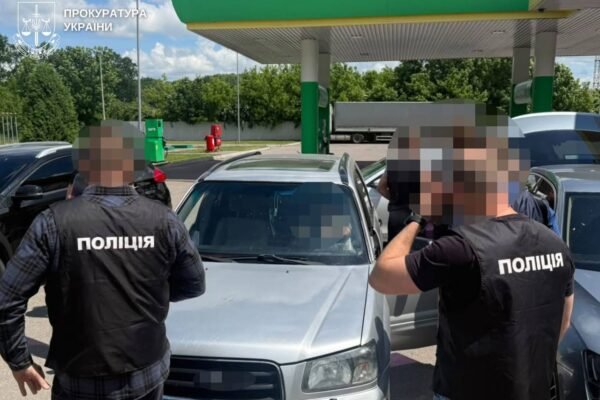 На Кіровоградщині лісничий вимагав відкати за пропуск вантажівок із дровами