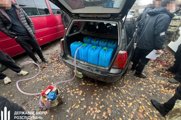 Військові з Полтавщини викрали пальне. призначене для бойових підрозділів. Сума збитків сягає мільйона гривень