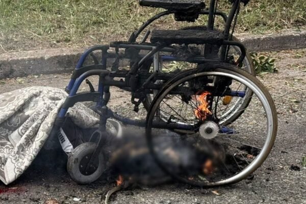 На Нікопольщині росіяни вбили дроном трьох людей, які пересувалися дорогою