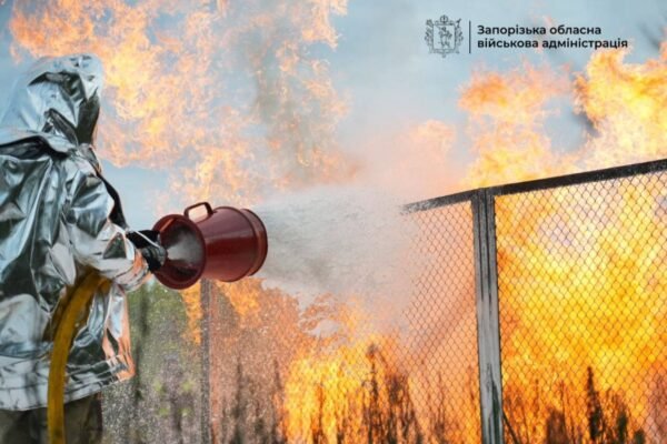 З самого ранку ворог атакує Запоріжжя: Є влучання в АЗС