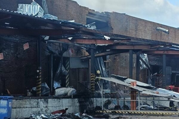 Росіяни зруйнували сортувальний хаб Нової пошти на Сумщині