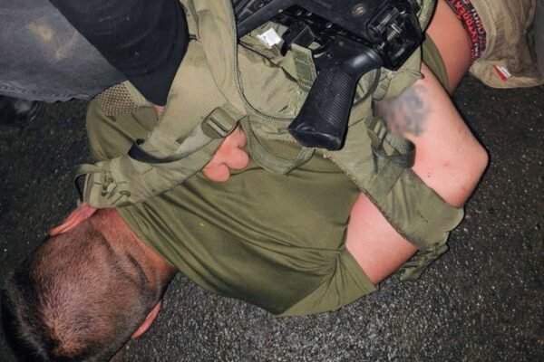 На Хмельниччині чоловік відкрив вогонь з автомата поблизу ТЦК