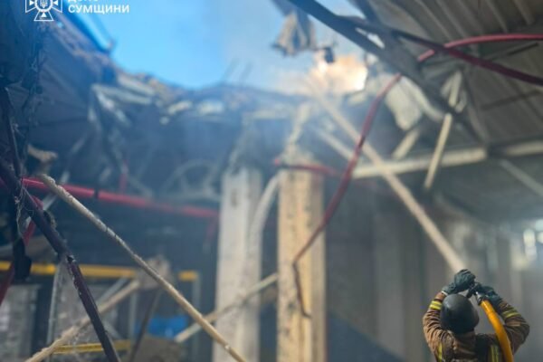РФ вдарила по американському підприємству Mondelez у Тростянці на Сумщині. Є постраждалі