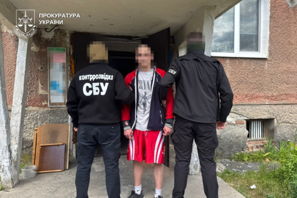 На Хмельниччині затримали молодика, що збирав для ворога інформацію про військові об’єкти