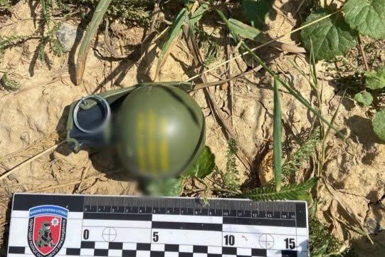 У Львові посеред вулиці виявили предмет, схожий на гранату