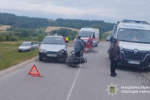 На Львівщині у ДТП з автомобілем ВАЗ загинув 25-річний пасажир мотоцикла