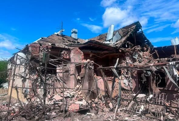 Росіяни атакували Слов’янськ трьома авіабомбами. Є загиблий