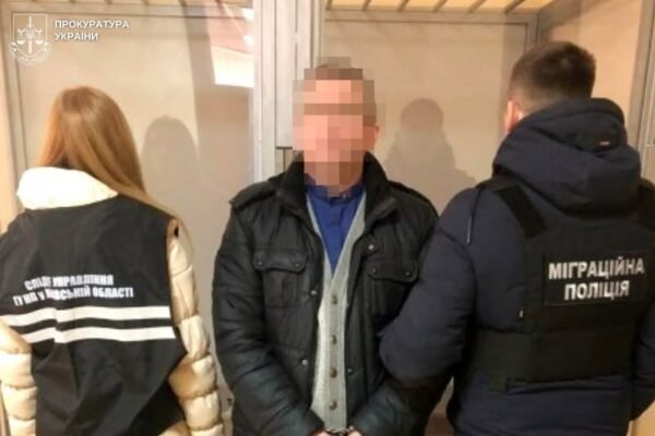 Колишнього диякона з Львівщини засудили до 15 років за систематичне ґвалтування малолітньої доньки