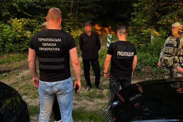 Житель Тернопільщини за 15 тис. дол. обіцяв «відмазати» винуватця ДТП від відповідальності