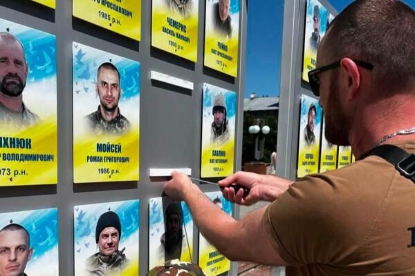 Франківець повернувся з російського полону і зняв своє фото з Алеї надії