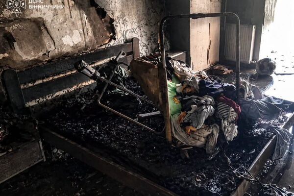У Вінниці з палаючої квартири врятували маму з однорічною дитиною