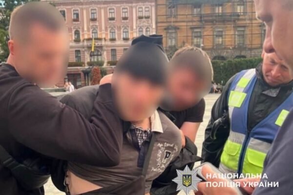 У Львові під час акції на підтримку Михайла Федорова затримали чоловіка з ножем