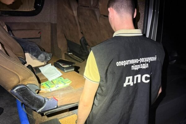 На Буковині затримали організаторів схеми незаконного перетину кордону 
