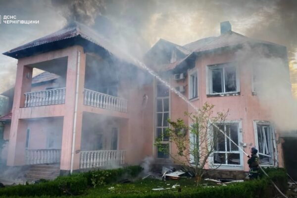Ворог атакував Чернігівщину: Виникли пожежі