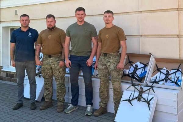 Фонд «МХП-Громаді» передав Третьому армійському корпусу чергову партію дронів “Генерал черешня” (ФОТО)