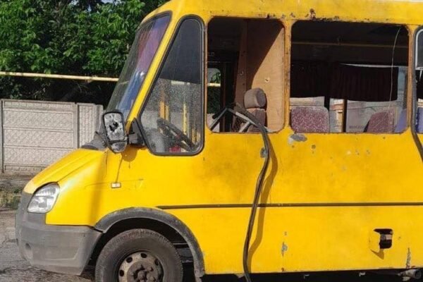 Удар БпЛА по маршрутці у Херсоні: Загинула жінка