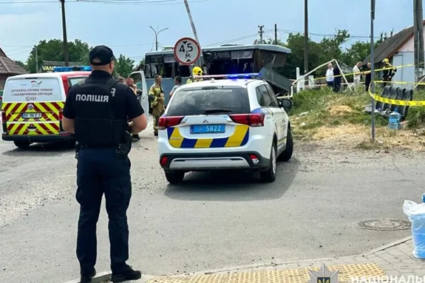 ДТП з потягом на Рівненщині: Регулювальнику та водію маршрутки повідомили про підозру