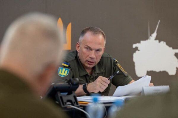 Кількість напрямків, де Росія веде наступальні дії, зменшилася вдвічі, – Сирський