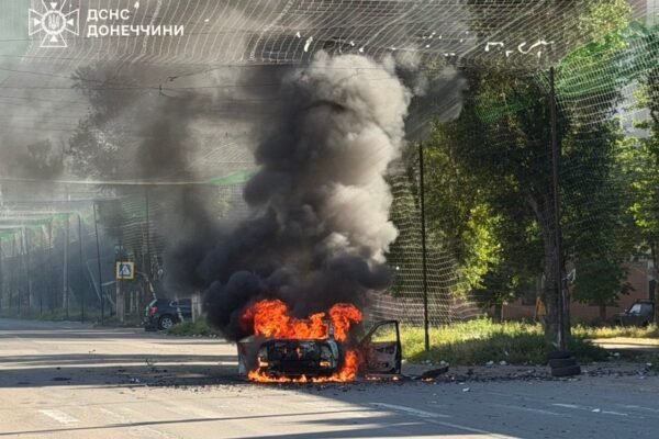 У Краматорську дрон ударив по цивільному автомобілю