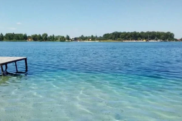 В озері Задорожнє на Львівщині виявили ротавірус: Купатися суворо заборонено