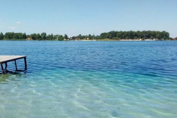 Епідеміологи назвали причину масового захворювання відпочивальників на озері Задорожнє на Львівщині