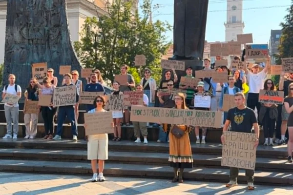 У Львові біля пам’ятника Шевченку розпочалася акція на підтримку Михайла Федорова