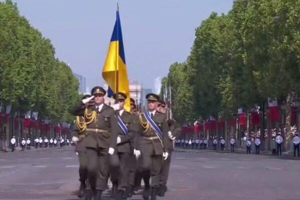 Українські військові взяли участь у французькому параді, який пройшов на Єлисейських Полях