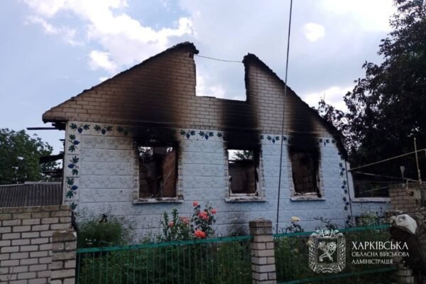 Ворог масовано атакує Харків: Згоріли 13 вантажівок