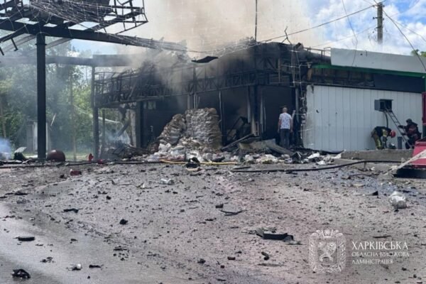 Росіяни атакували АЗС в Ізюмі: Загинула людина