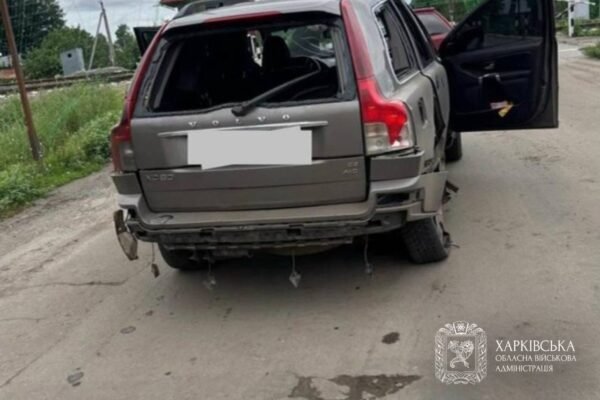 Росіяни атакували цивільну автівку на Харківщині: Постраждали 4 людей