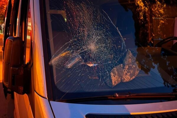 Пошкодили автомобіль працівників ТЦК: У Харкові п’ятьом чоловікам повідомили про підозру