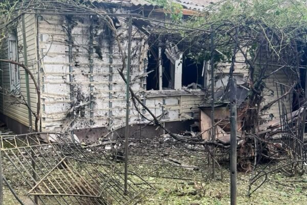 Росіяни майже 30 разів вдарили по Дніпропетровщині: Поранили двох людей