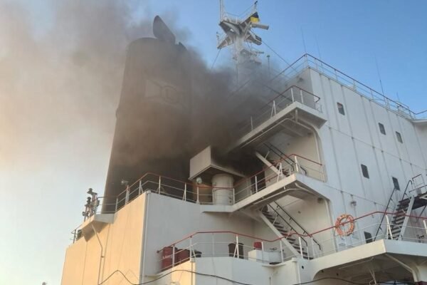 Ворог обстріляв на Миколаївщині судна, які заблоковані в порту з 2022 року