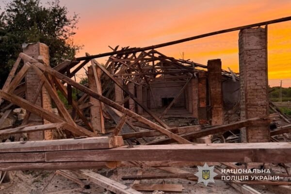 Росіяни обстріляли 15 громад на Сумщині. Є поранені
