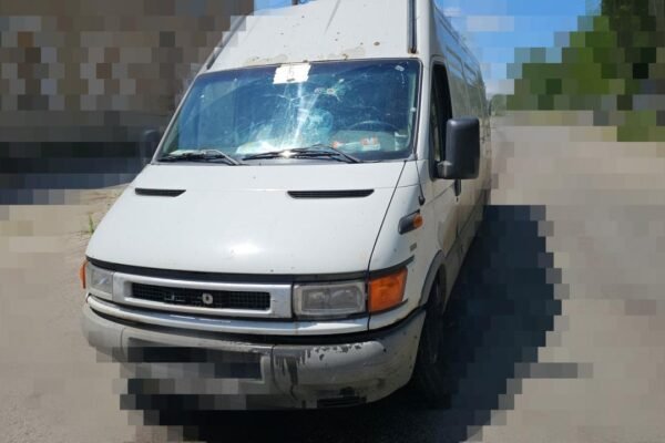 Окупанти вдарили по автівці в середмісті Херсона