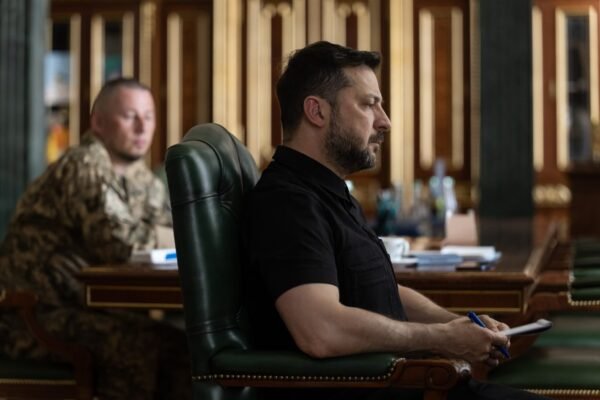 Зеленський поспілкувався з Михайлом Драпатим, Володимиром Горбатюком і Олегом Апостолом
