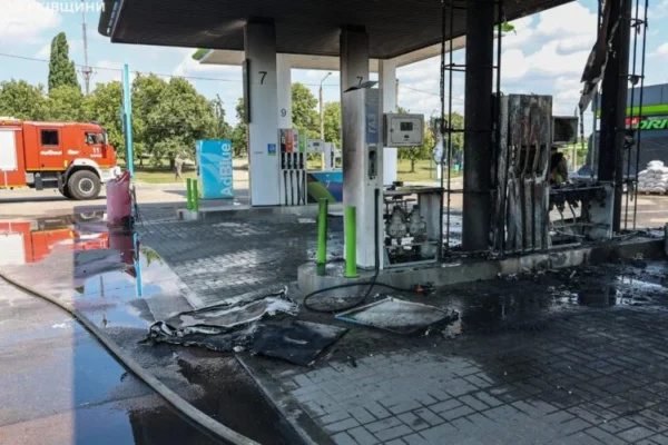 Синєгубов спростував інформацію про знищення всіх АЗС з Харкова до Полтави