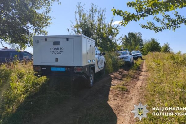 Поліція оприлюднила дані та фото стрілка, що відкрив вогонь по правоохоронцях на Буковині