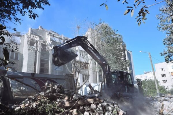 Після масованого удару по Львову зниклими безвісти вважаються двоє людей, – Садовий
