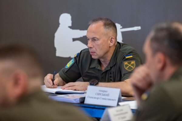 Сирський анонсував збільшення далекобійності українських дронів