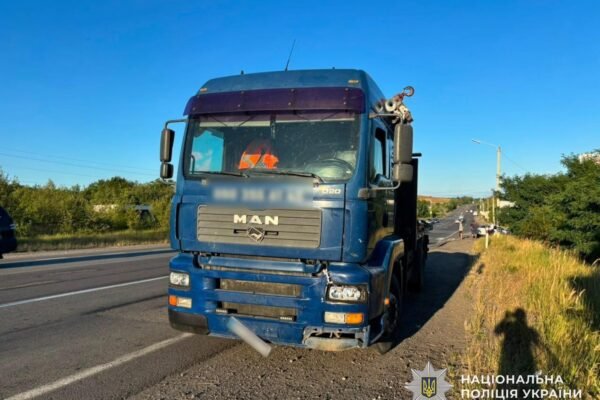 Поблизу Ужгорода вантажівка на смерть збила 71-річного чоловіка