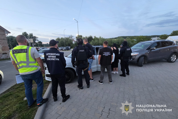 На Тернопільщині затримали двох львів’ян, які налагодили схему переправлення чоловіків за кордон