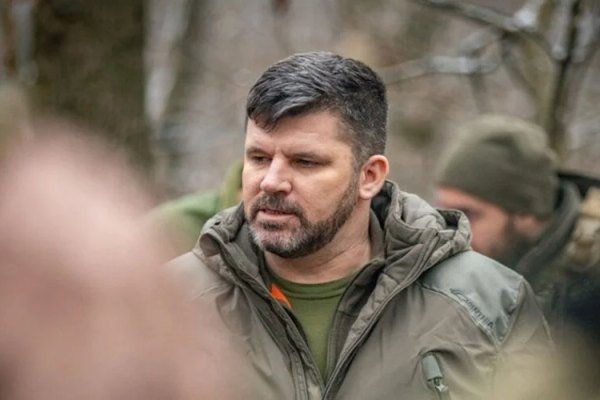 Зеленський присвоїв генерал-лейтенанту Андрію Гнатову звання Героя України 