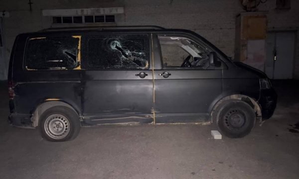 У Луцьку група із 30 людей напали на працівників ТЦК та пошкодили службове авто