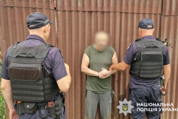 На Буковині затримали стрільця, який поранив поліцейських та 11 днів переховувався в лісі